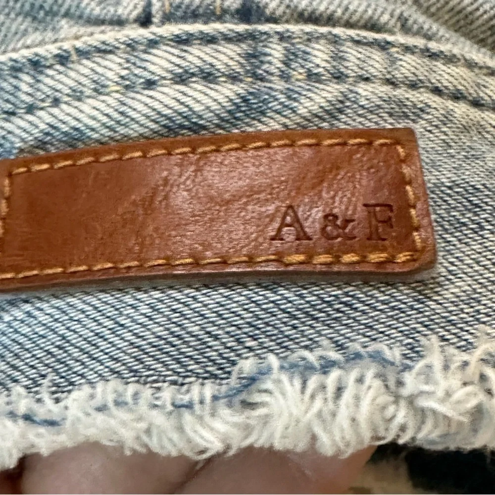 🔆 Abercrombie & Fitch Cropped Patchwork Denim Jacket - Small